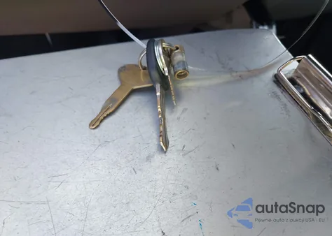 2011 Chevrolet Silverado 1500 Ls z USA, uszkodzony, nr VIN 1GCRCREA4BZ209924